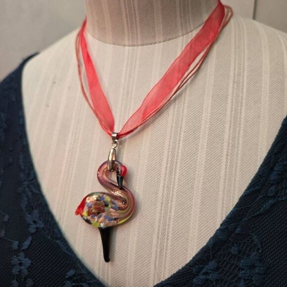 NEW Glass Flamingo Necklace - Picture 3 of 8